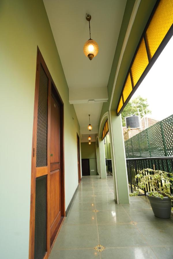 The Sunset Bay Hotel Fort Kochi Exterior foto