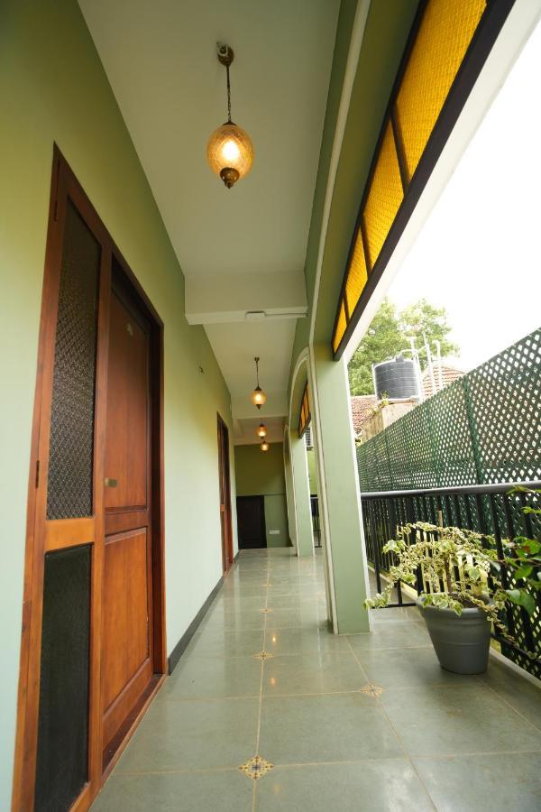 The Sunset Bay Hotel Fort Kochi Exterior foto